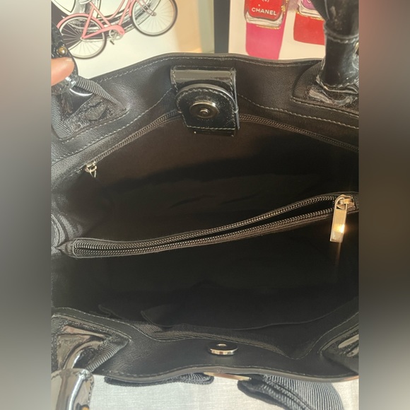 Salvatore Ferragamo Selene Patent Bow Tote - Picture 9 of 10